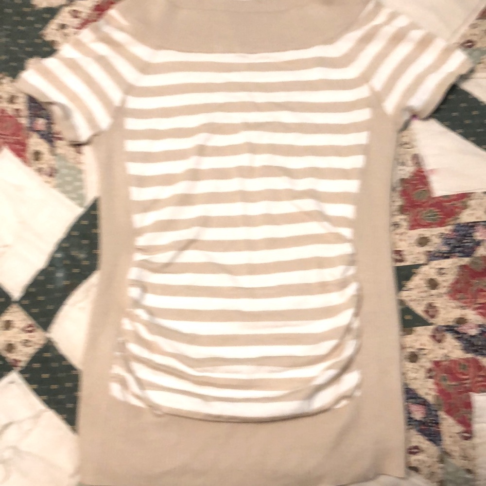 Short sleeve thin sweate